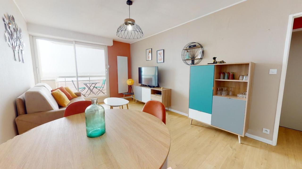 Apartment Panoramic View Face *